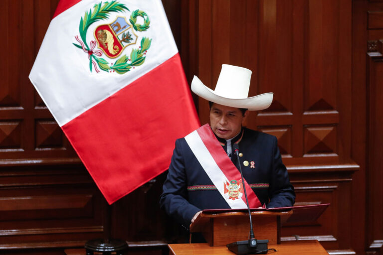 Políticos desechables y marca política